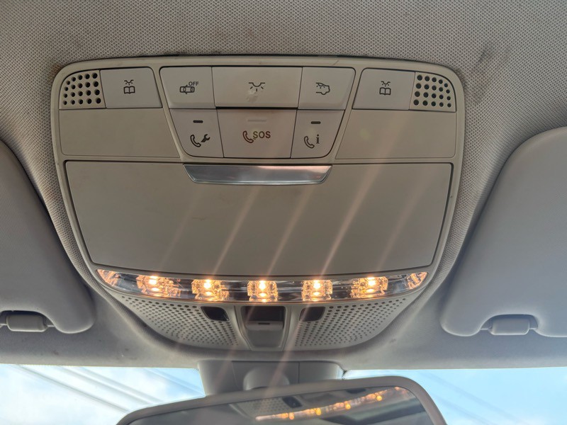 2015 Mercedes-Benz C-Class Image 18