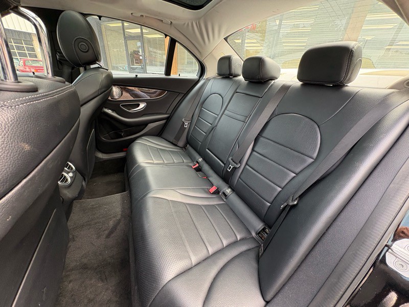 2015 Mercedes-Benz C-Class Image 25