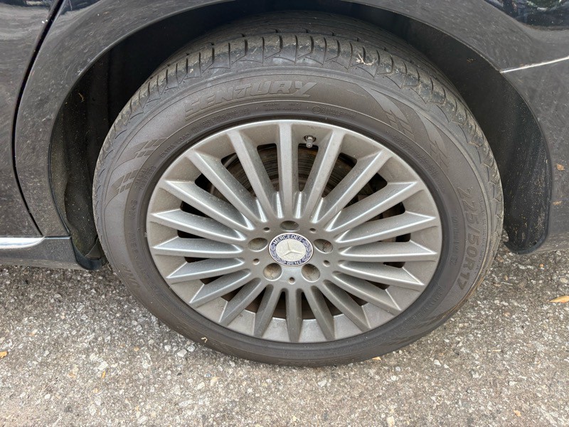 2015 Mercedes-Benz C-Class Image 28