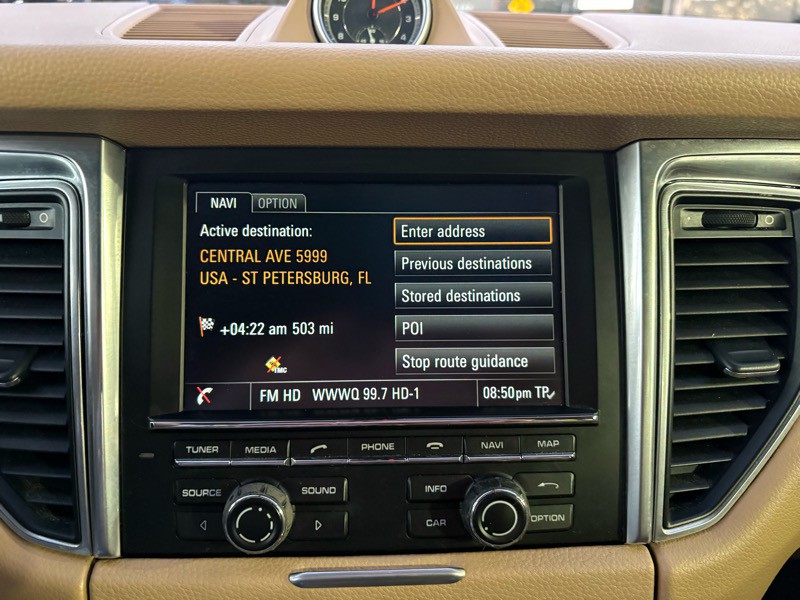 2015 Porsche Macan Image 14