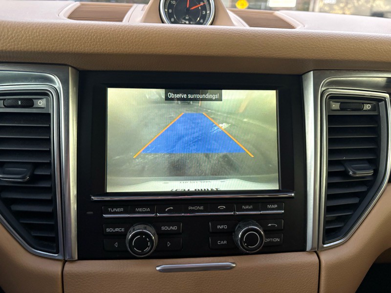 2015 Porsche Macan Image 15