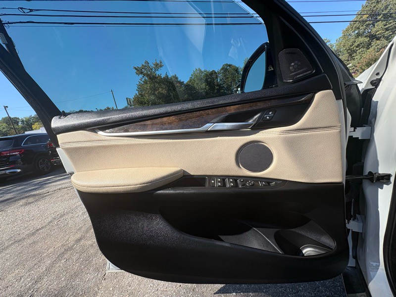 2017 BMW X5 Image 18
