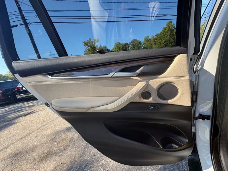 2017 BMW X5 Image 29