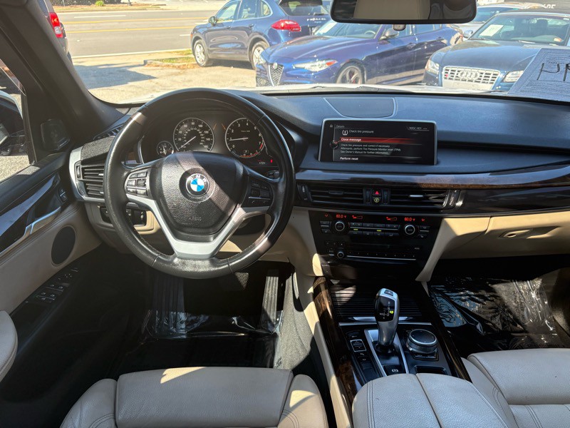 2017 BMW X5 Image 32