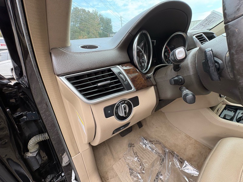 2014 Mercedes-Benz GL-Class Image 19