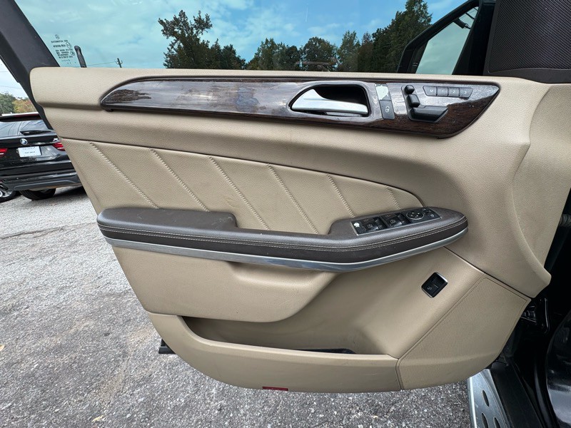 2014 Mercedes-Benz GL-Class Image 21