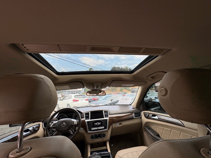 2014 Mercedes-Benz GL-Class Image 25