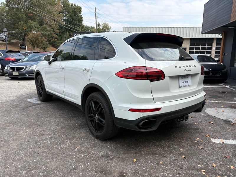 2016 Porsche Cayenne Image 7