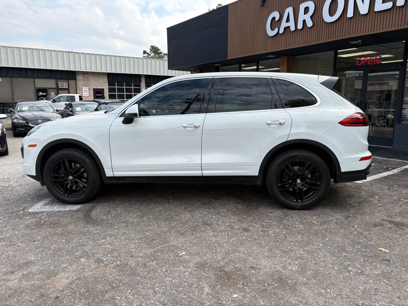 2016 Porsche Cayenne Image 8