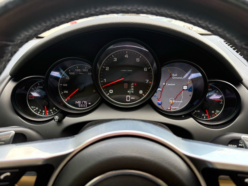 2016 Porsche Cayenne Image 16