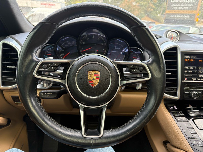2016 Porsche Cayenne Image 18