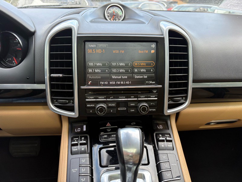 2016 Porsche Cayenne Image 19