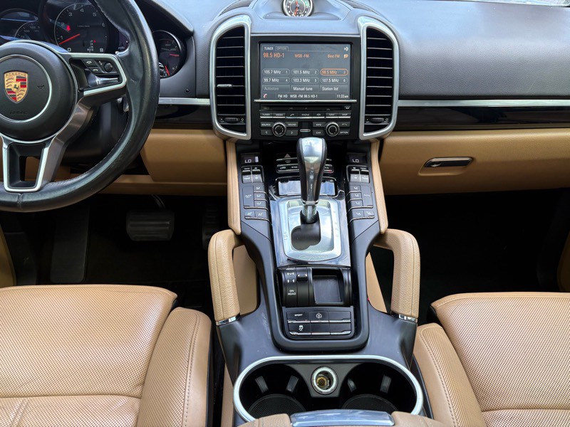 2016 Porsche Cayenne Image 28