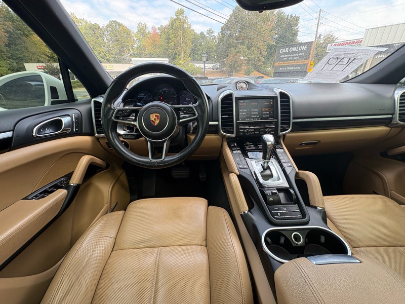 2016 Porsche Cayenne Image 30