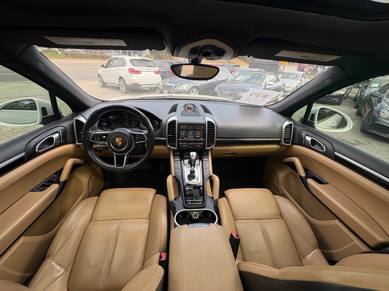 2016 Porsche Cayenne Image 31
