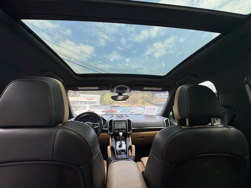 2016 Porsche Cayenne Image 33
