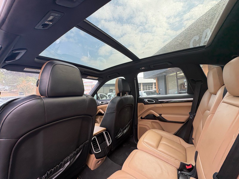 2016 Porsche Cayenne Image 36