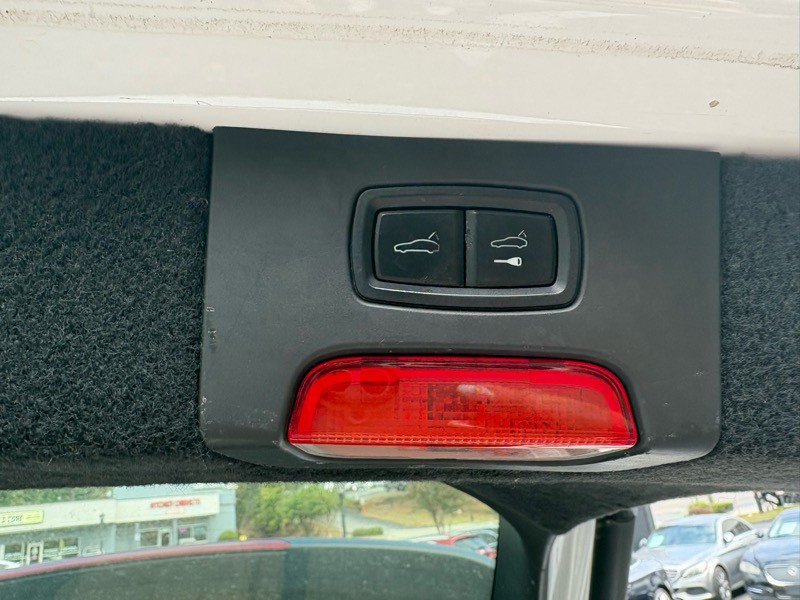 2016 Porsche Cayenne Image 38