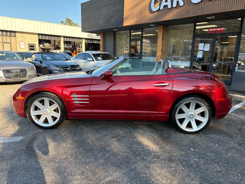 2005 Chrysler Crossfire Image 8
