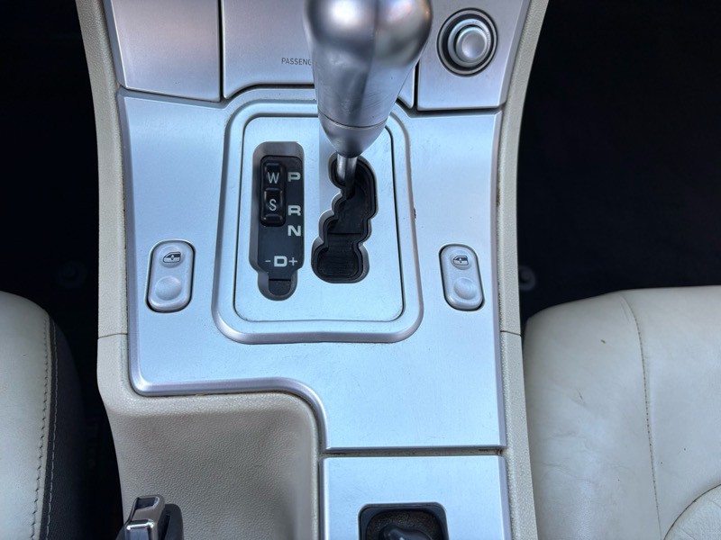 2005 Chrysler Crossfire Image 13