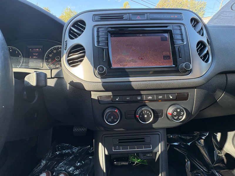 2016 Volkswagen Tiguan Image 12