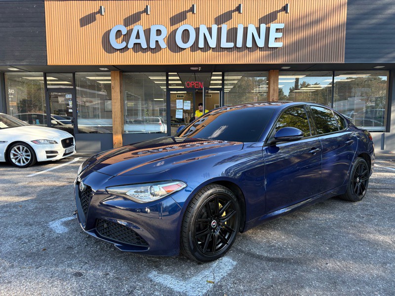 2017 Alfa Romeo Giulia Image 1
