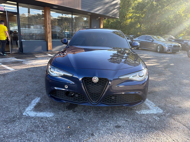 2017 Alfa Romeo Giulia Image 2