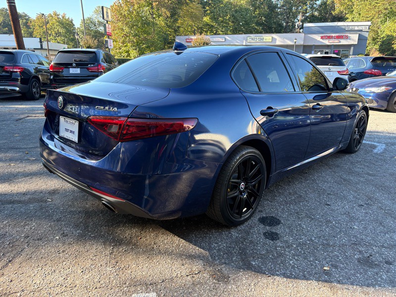 2017 Alfa Romeo Giulia Image 4