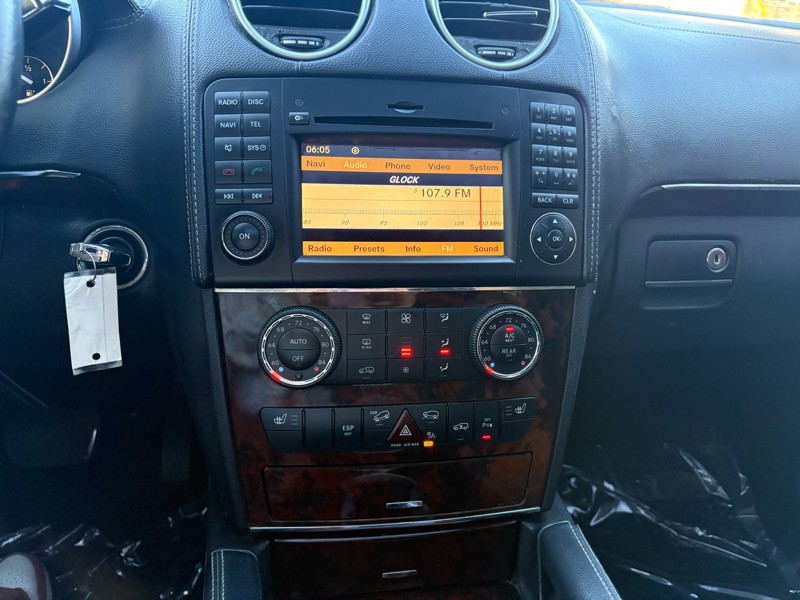 2011 Mercedes-Benz GL-Class Image 10