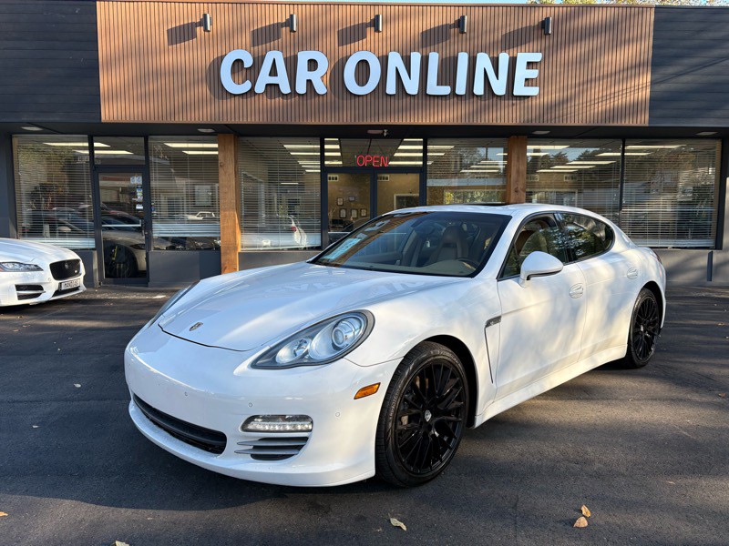 2011 Porsche Panamera Image 1