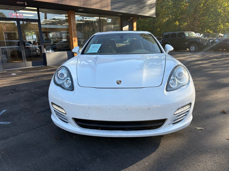 2011 Porsche Panamera Image 2
