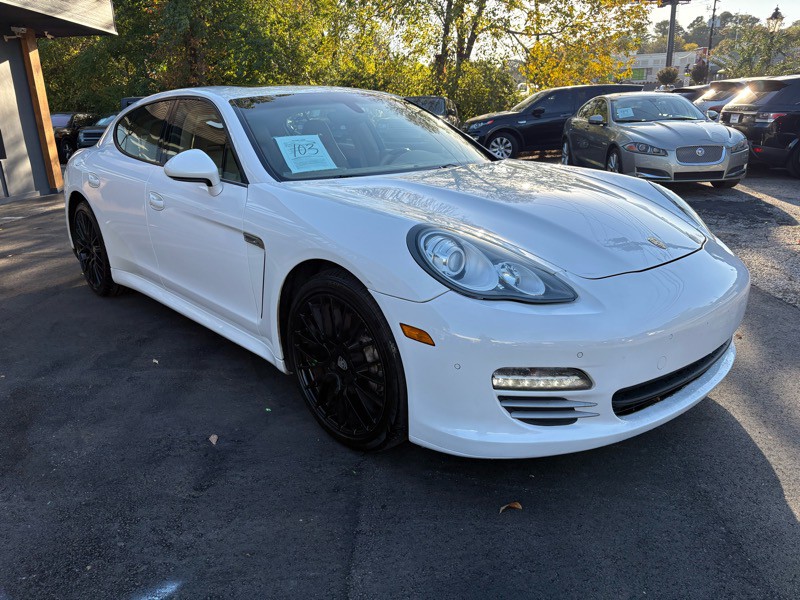 2011 Porsche Panamera Image 3