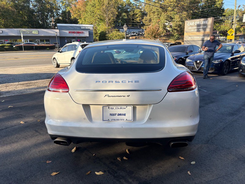 2011 Porsche Panamera Image 5