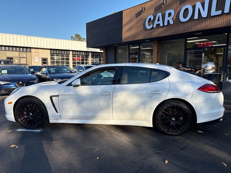 2011 Porsche Panamera Image 7