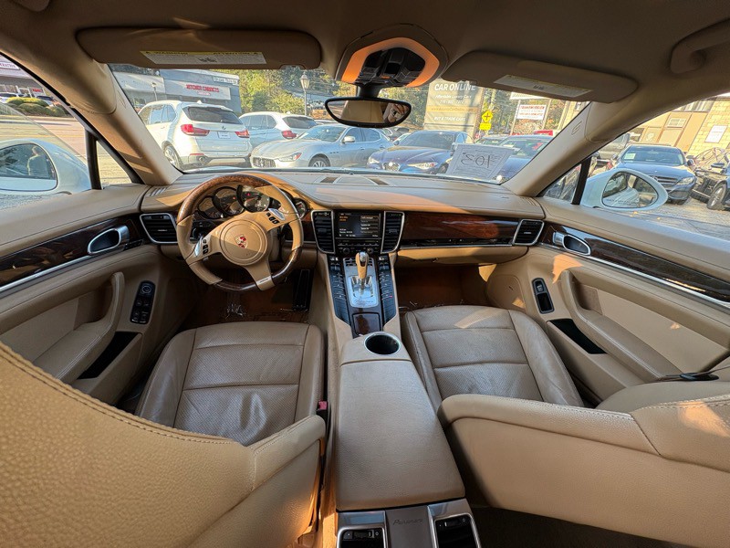 2011 Porsche Panamera Image 8