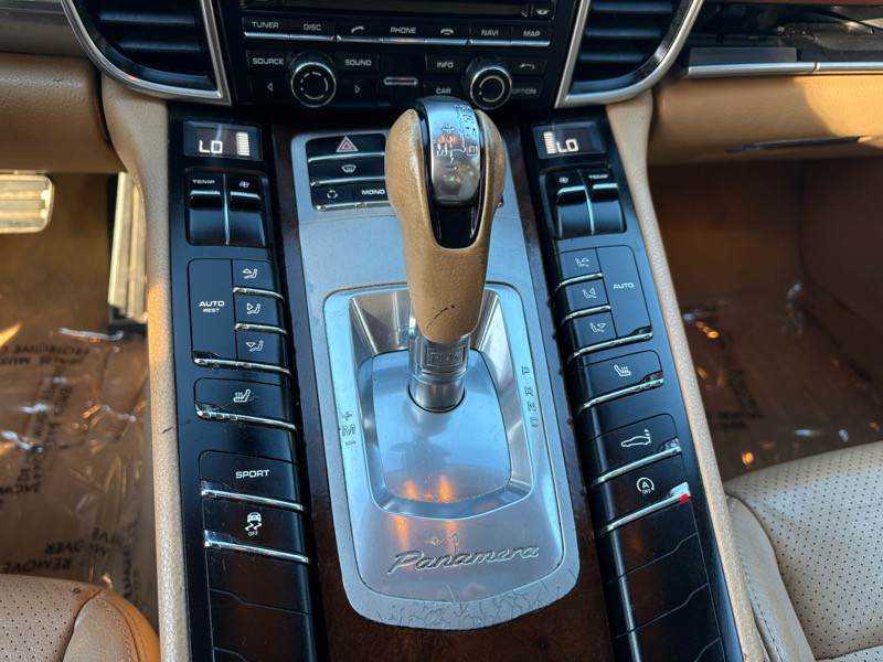 2011 Porsche Panamera Image 14