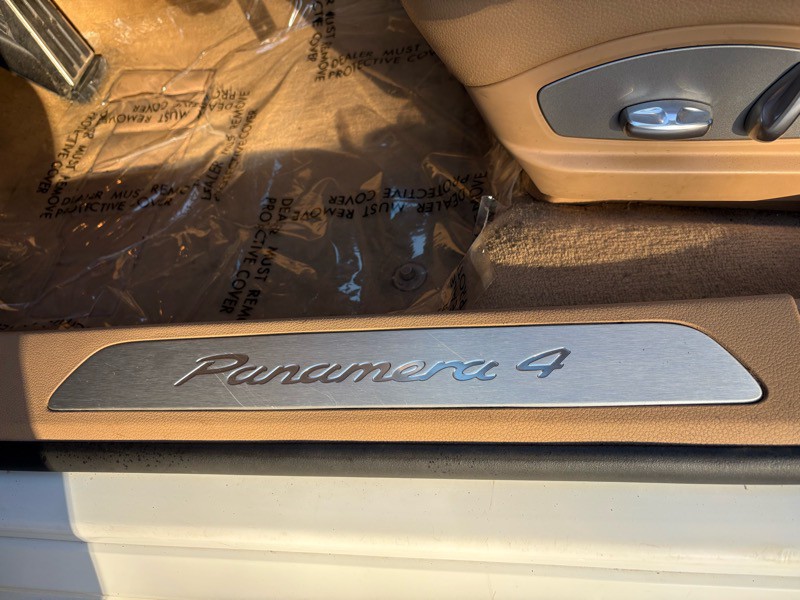 2011 Porsche Panamera Image 16