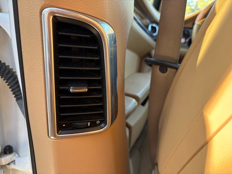 2011 Porsche Panamera Image 25