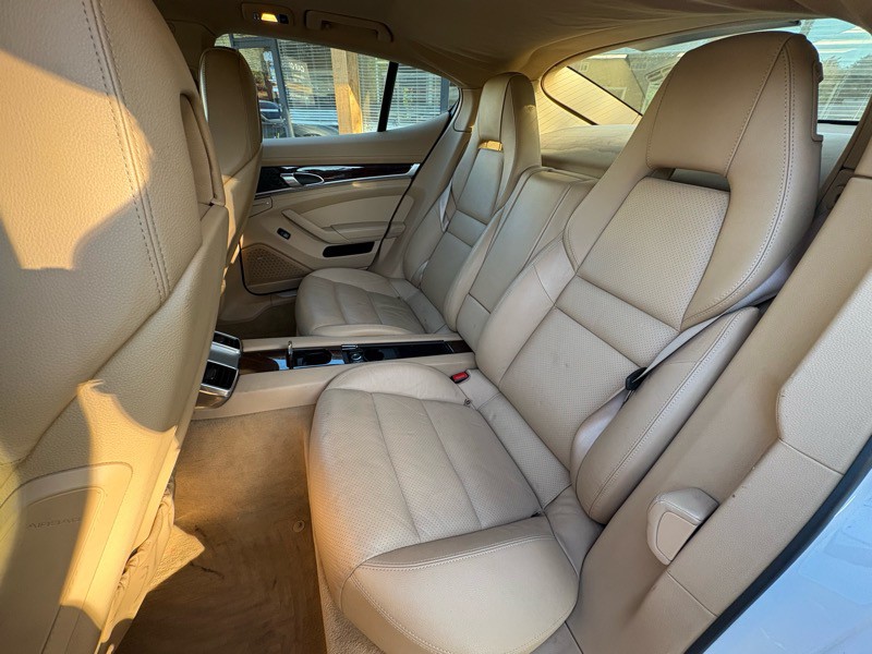 2011 Porsche Panamera Image 28