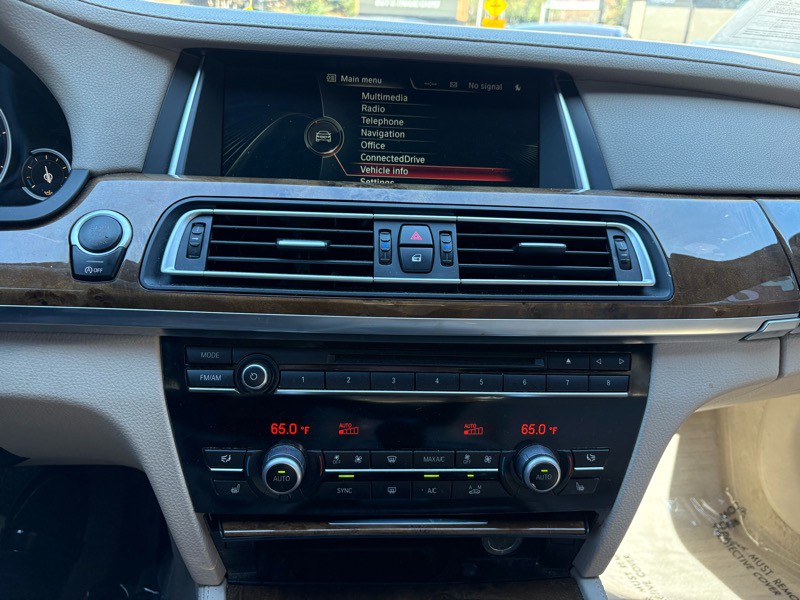 2014 BMW 7 Series Image 19