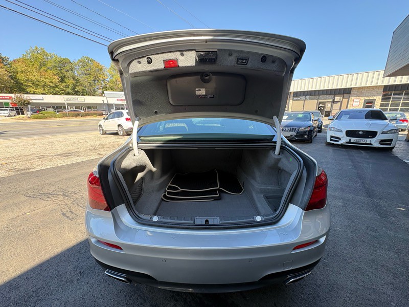 2014 BMW 7 Series Image 33