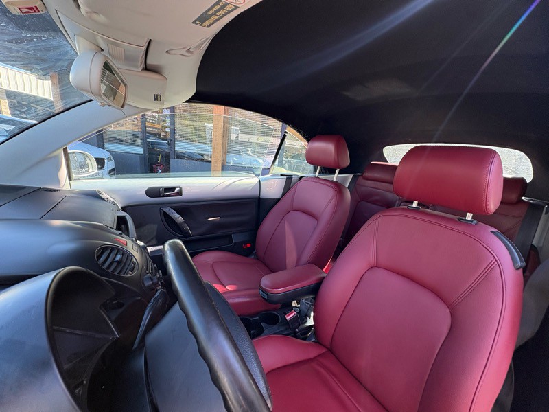 2009 Volkswagen Beetle Image 11