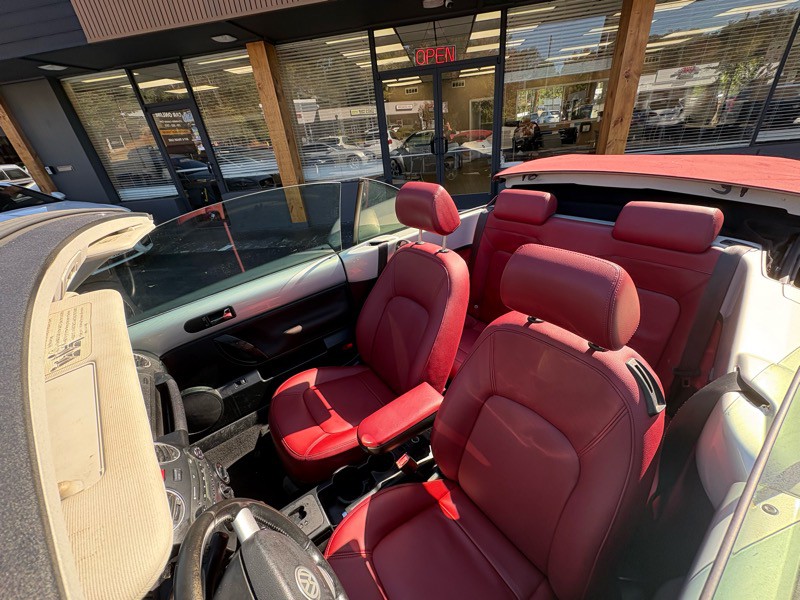 2009 Volkswagen Beetle Image 17