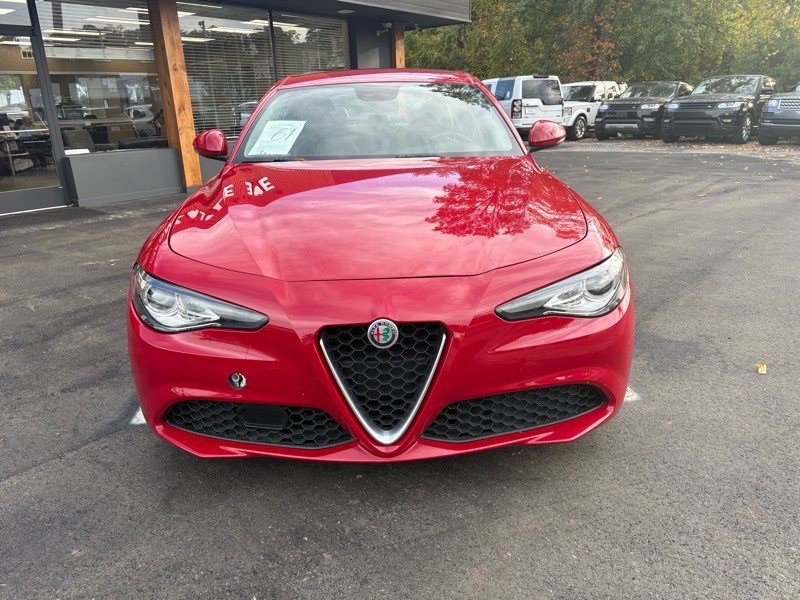 2018 Alfa Romeo Giulia Image 2