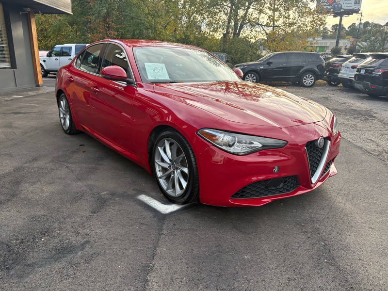 2018 Alfa Romeo Giulia Image 3