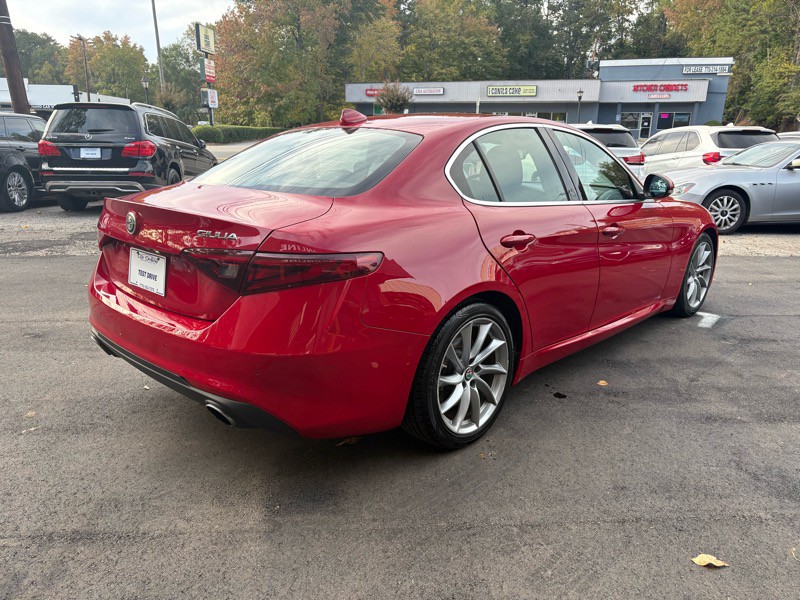 2018 Alfa Romeo Giulia Image 5