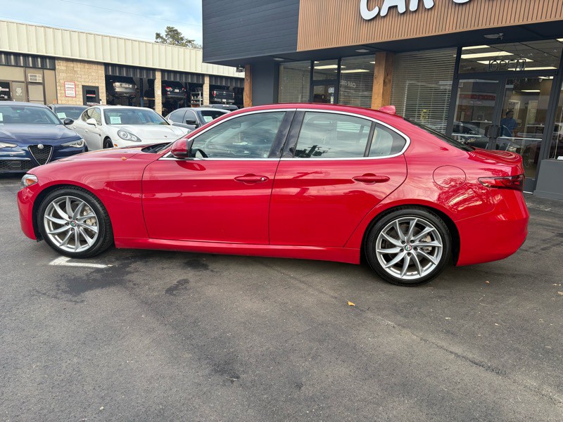 2018 Alfa Romeo Giulia Image 8