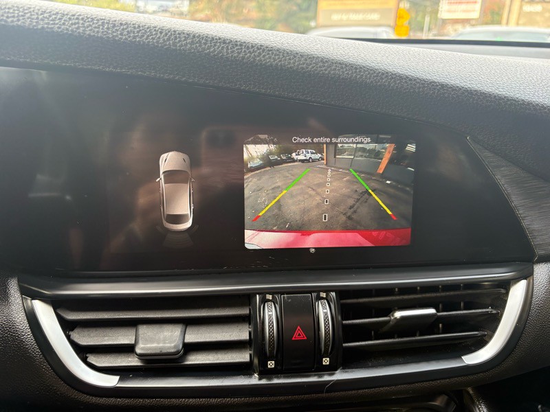 2018 Alfa Romeo Giulia Image 10