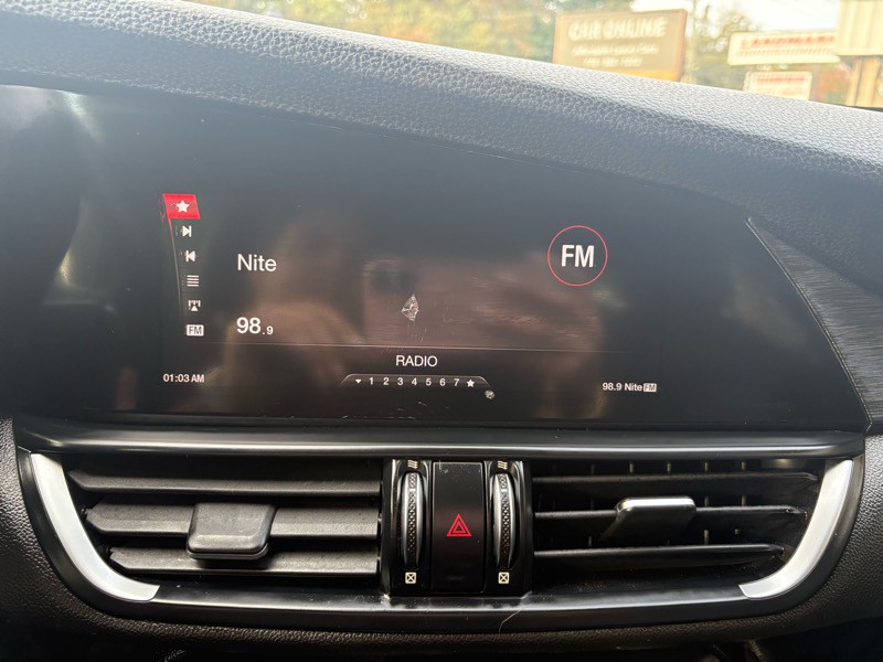 2018 Alfa Romeo Giulia Image 11