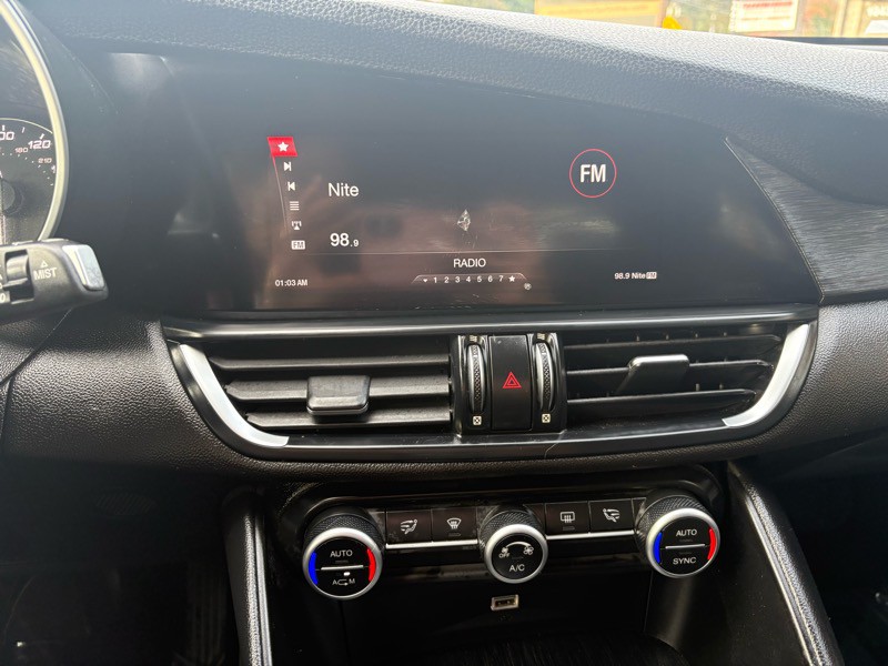 2018 Alfa Romeo Giulia Image 13